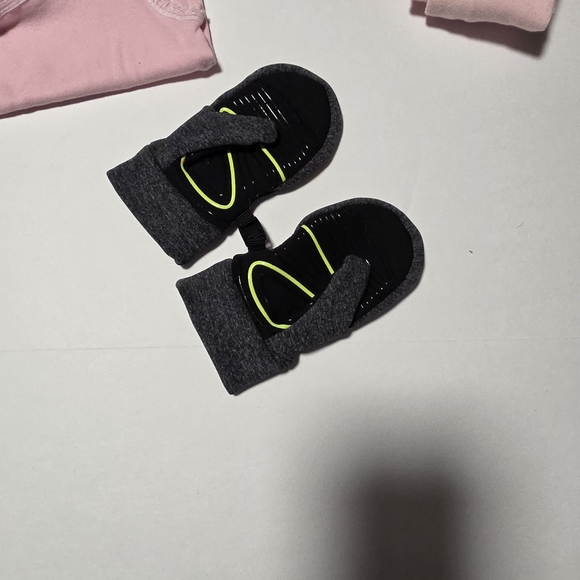 2T-3T Toddler Girls' Vests, Mittens And Tights Bundle - Picture 7 of 10